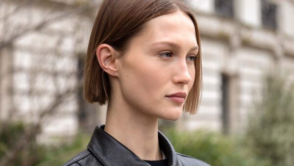 Dit rechte bobkapsel is minimalistisch en edgy! Iets voor jou? Foto Charlotte Mesman