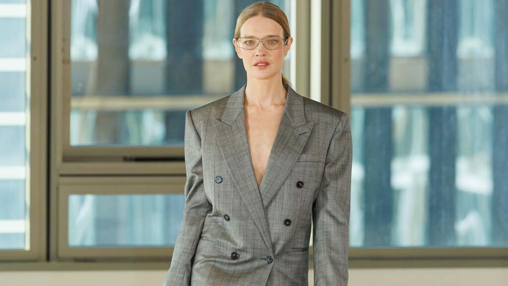 Zo zie je er slank uit in boxy kleding. Photo courtesy of Stella McCartney