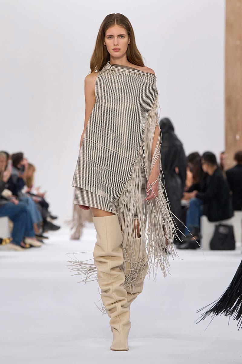 De hoge laarzen voor winter 2025 2026 zijn: heftig! Photo courtesy of Sportmax