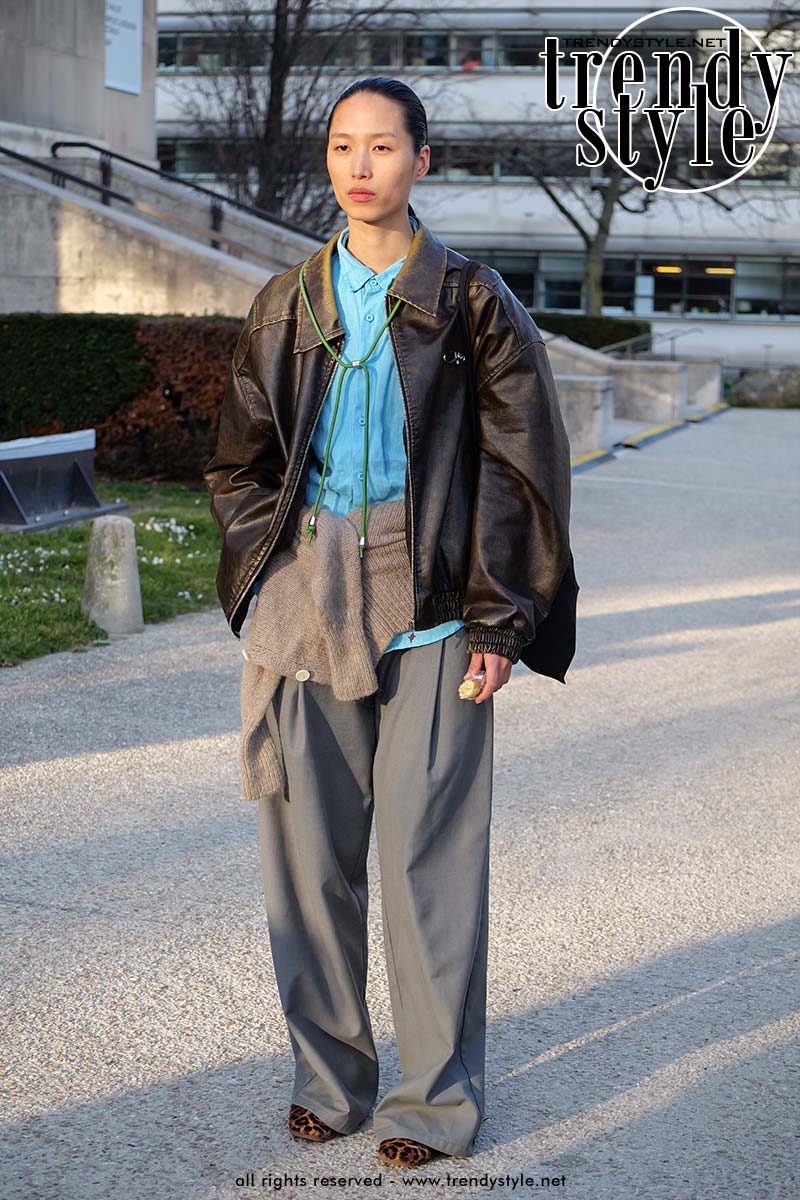 Streetstyle 2025. Spelen met volumes voor die modellen look. Foto Charlotte Mesman