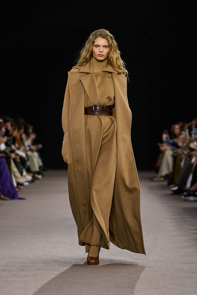 Dit zijn de nieuwste winterjassen volgens Max Mara. Photo courtesy of Max Mara FW 2025 2026