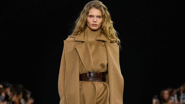 Dit zijn de nieuwste winterjassen volgens Max Mara. Photo courtesy of Max Mara FW 2025 2026