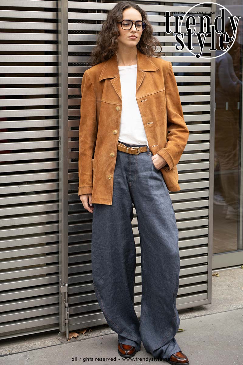 Spijkerbroeken trends 2025: gaan slim fit jeans en low rise echt doorzetten? Foto Charlotte Mesman