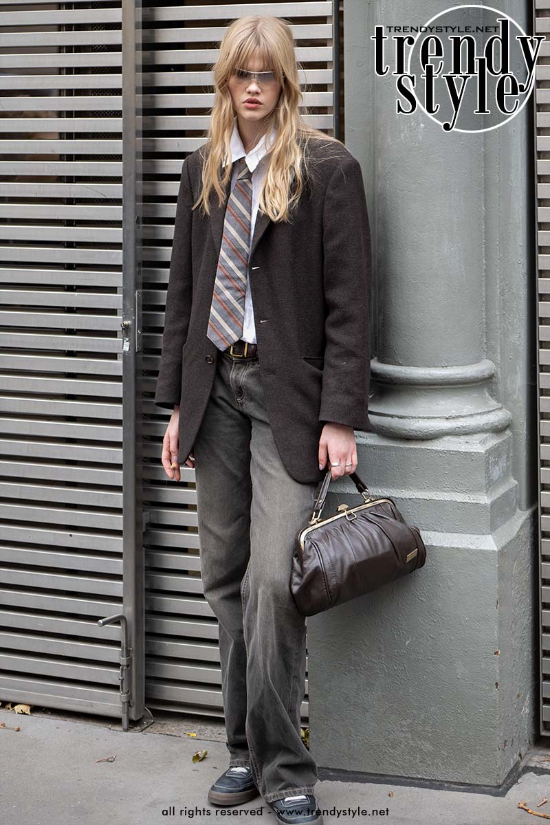 Zo gingen de modellen off-duty bij Zimmermann gekleed. Foto Charlotte Mesman