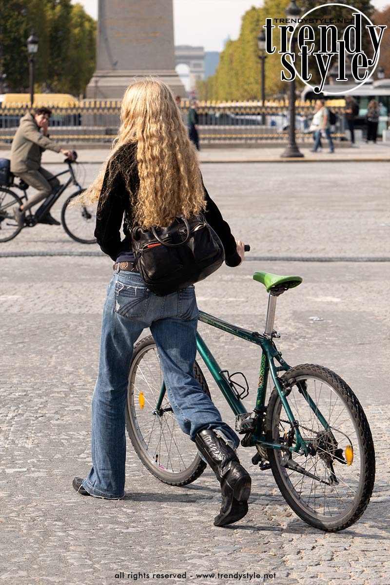 9 Microtrends die we tijdens de Paris Fashion Week steeds tegenkwamen. Foto Charlotte Mesman