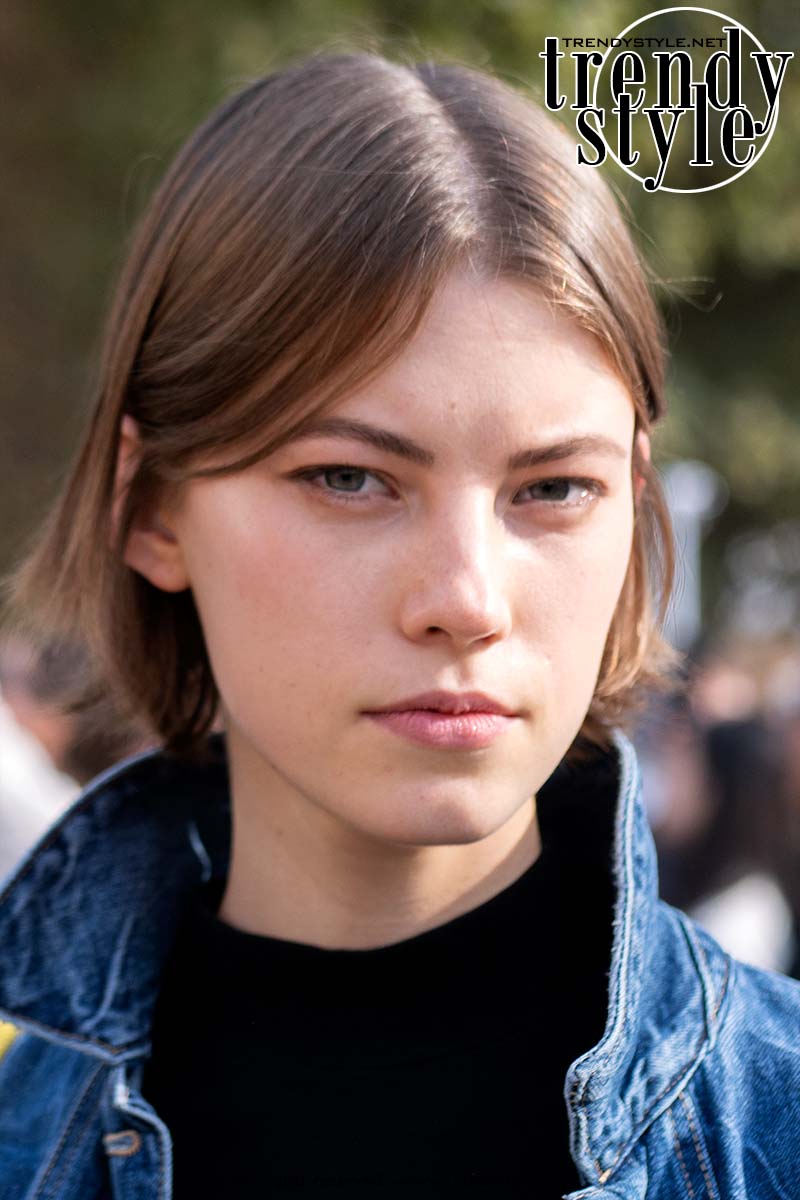 Haartrends 2025. Bobkapsels: laten knippen of gewoon faken? Foto ADVERSUS