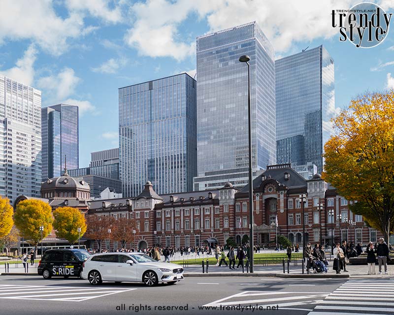 Herfst rond het Keizerlijk Paleis in Tokio. Marunouchi en Mitsubishi Ichigokan. Foto Charlotte Mesman