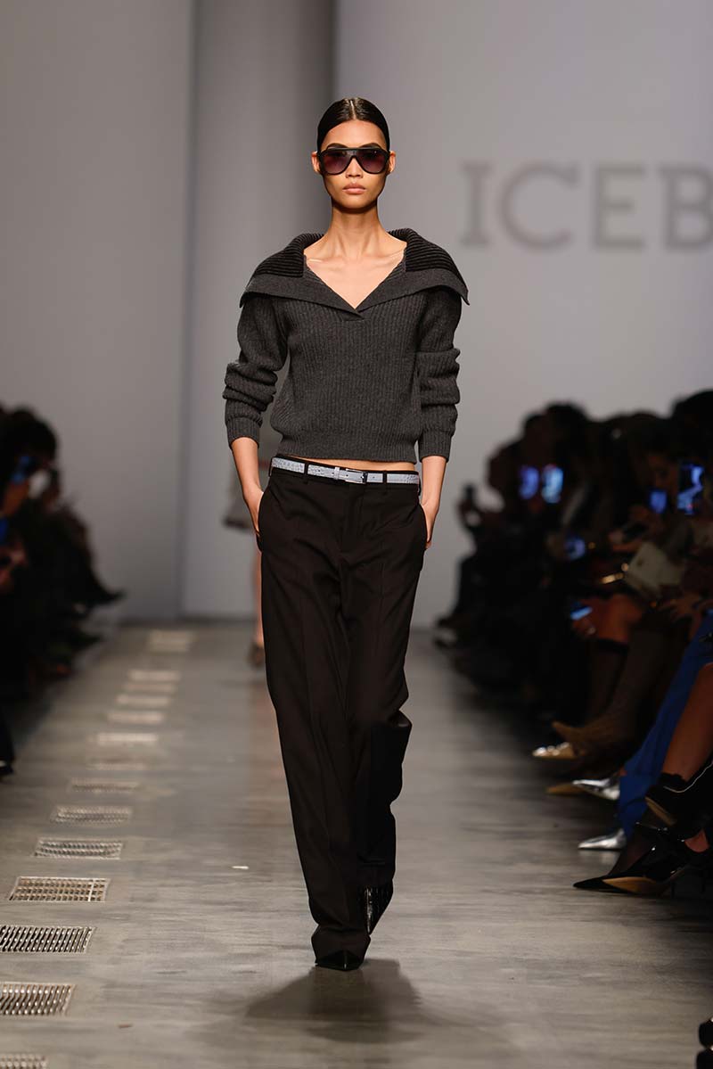 Ken jij deze succesformule? Broek + Wintertrui = Cool! Photo courtesy of Iceberg