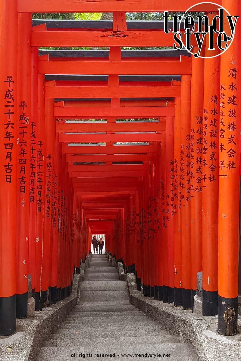 De Hie-tempel in Tokio, Japan. Een berggod en apen. Foto: Charlotte Mesman