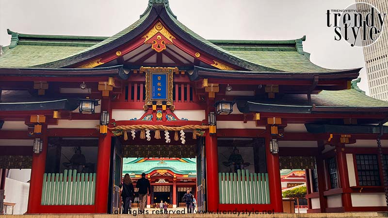 De Hie-tempel in Tokio, Japan. Een berggod en apen. Foto: Charlotte Mesman