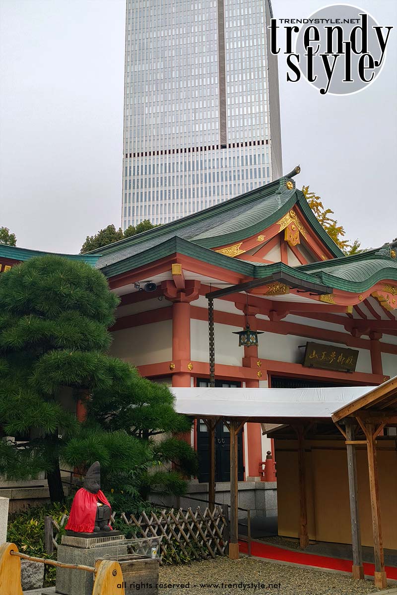 De Hie-tempel in Tokio, Japan. Een berggod en apen. Foto: Charlotte Mesman