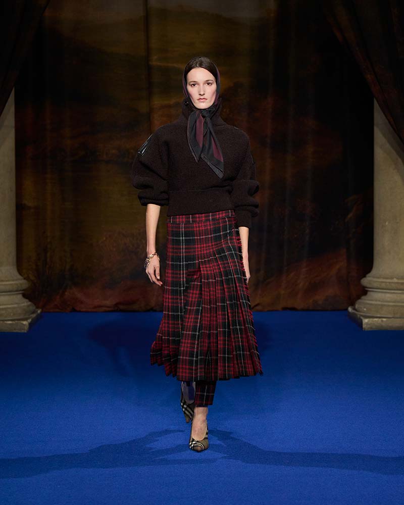 Zo draag je dit seizoen je wintertruien. Check deze looks. Photo courtesy of Burberry