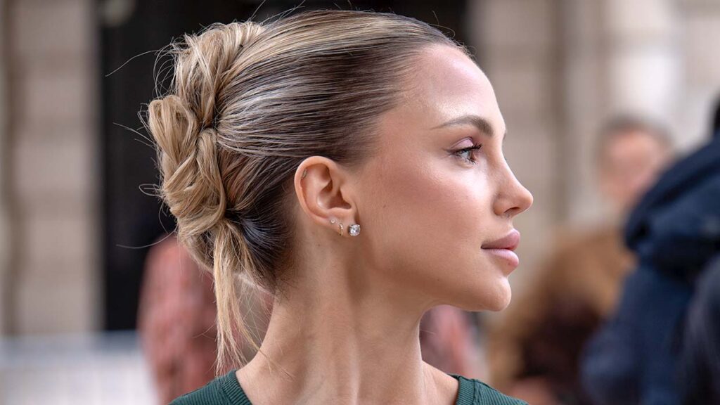 Feestkapsels 2025. Het geheim is: supernetjes en verzorgd! Foto Charlotte Mesman