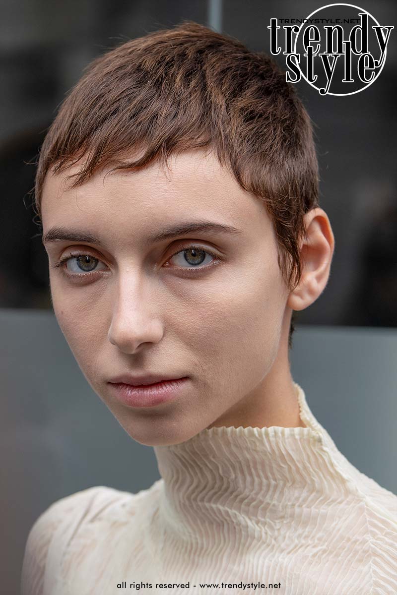 Korte kapsels 2026. 3x Boyish cuts die we in 2026 gaan zien. Foto Charlotte Mesman