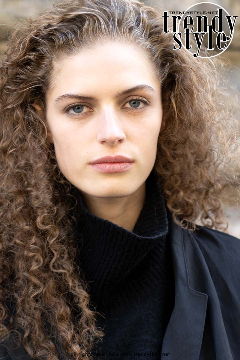 Make-up trends 2026: natuurlijke make-up met een klassieke twist. Foto ADVERSUS