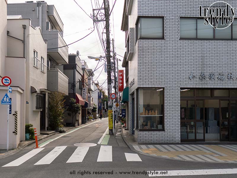 Het straatje van het Asakura Museum of Sculpture. Foto Charlotte Mesman