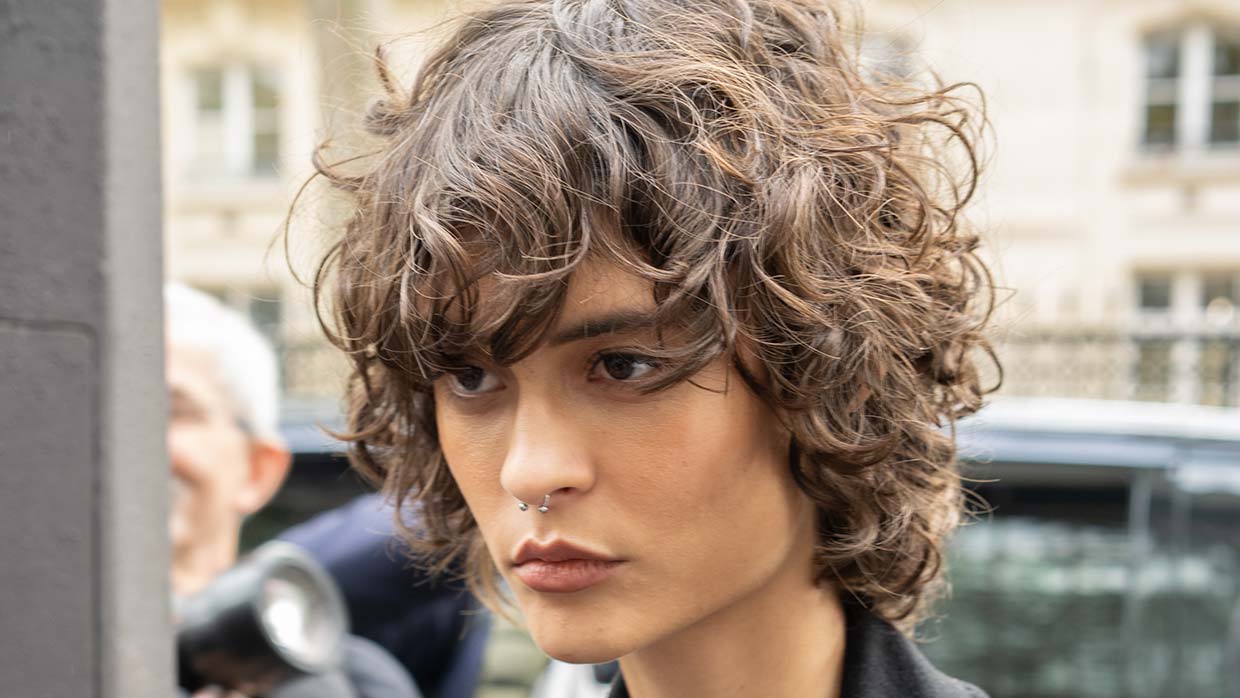 Het coolste kapsel van 2026: de butterfly cut, nu ook als butterfly bob! Foto ADVERSUS