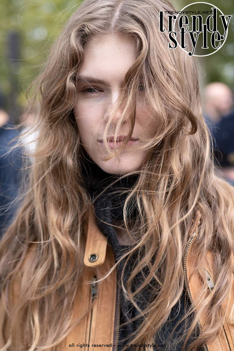 10 Haartrends voor 2026. Dit zijn de hotste kapsels. Beach waves. Foto Charlotte Mesman