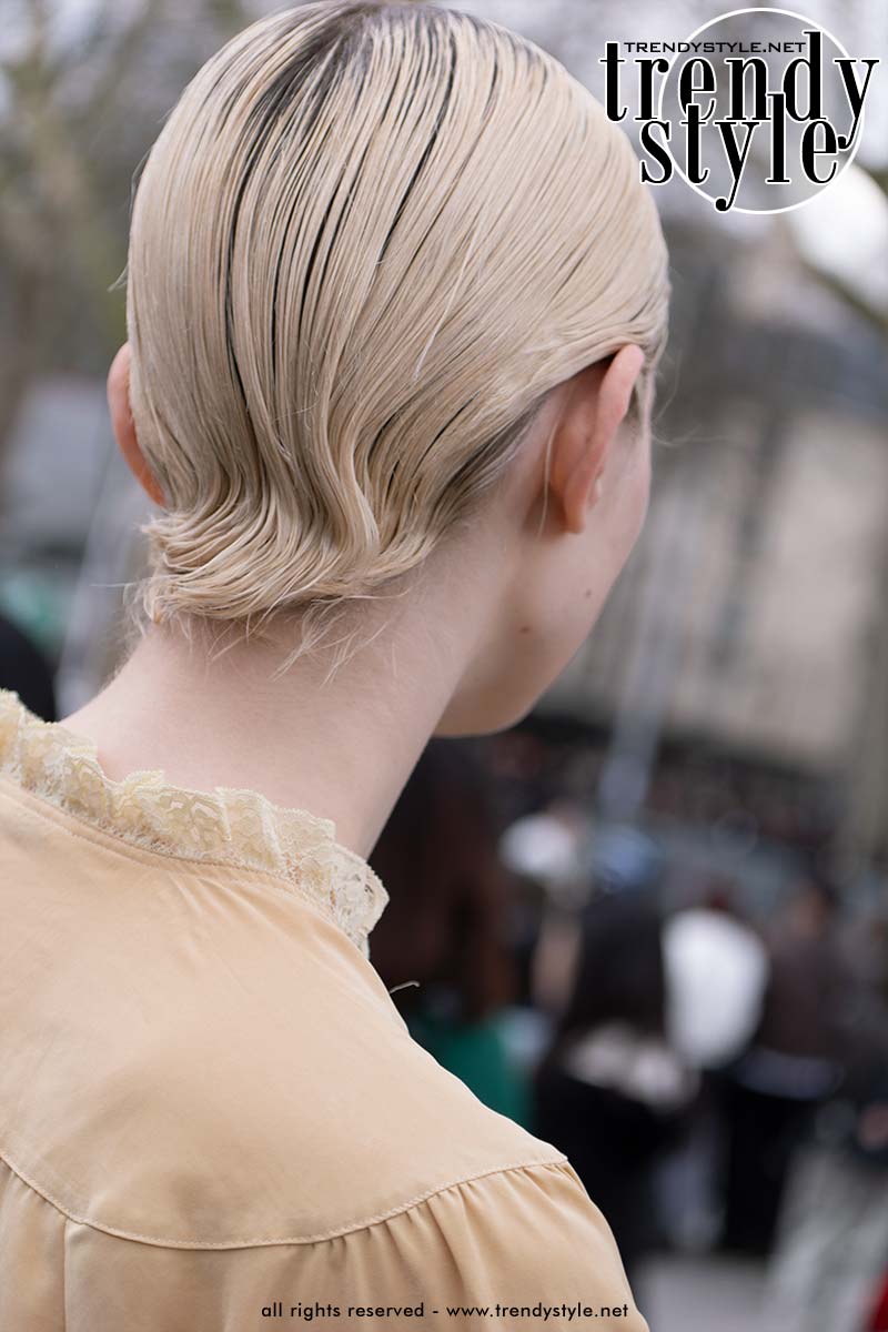 De hydro bob: het korte ‘natte’ kapsel dat 2026 verovert. Foto Charlotte Mesman