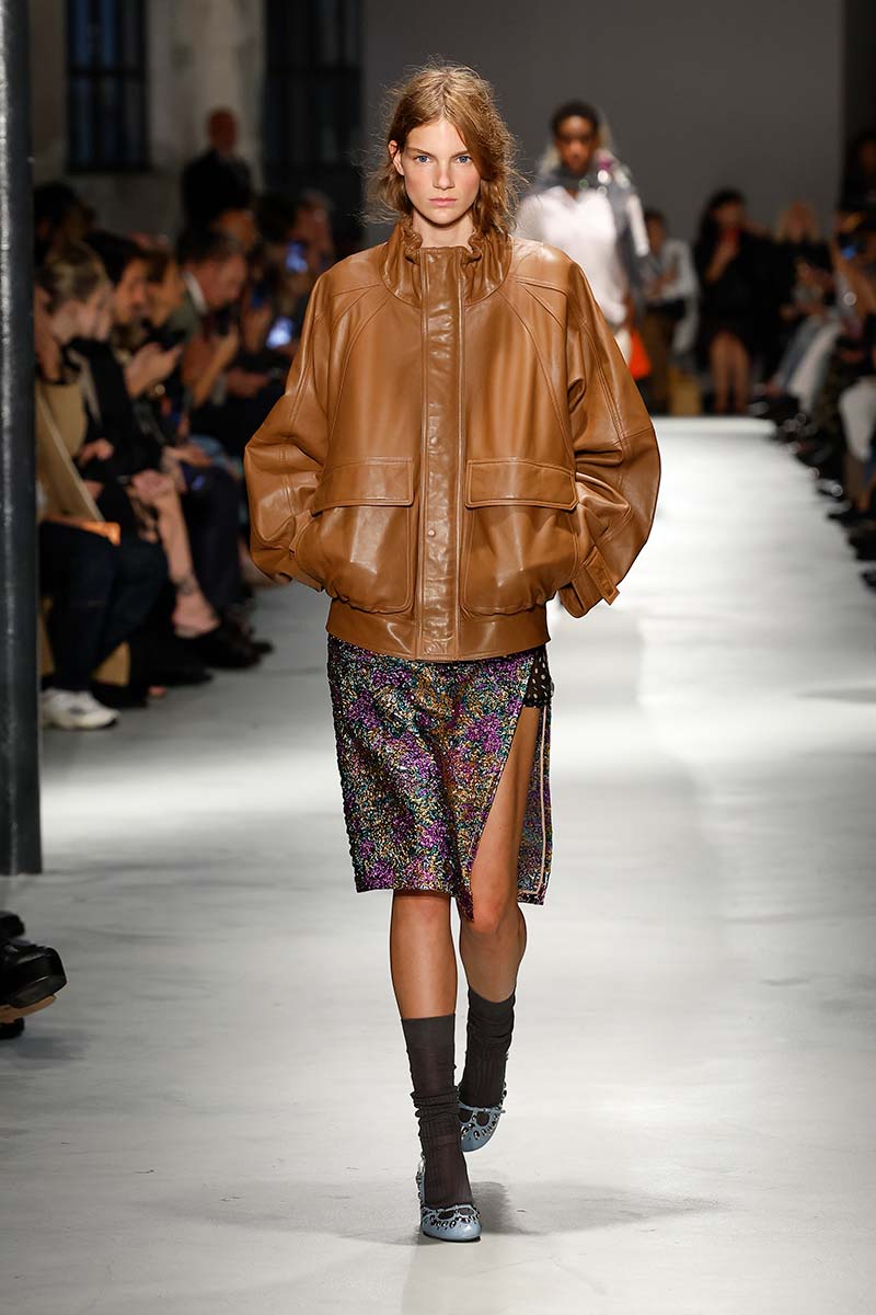 Jassen en jacks met een trechterkraag: van niche naar mainstream. Photo courtesy of N21 SS 2026