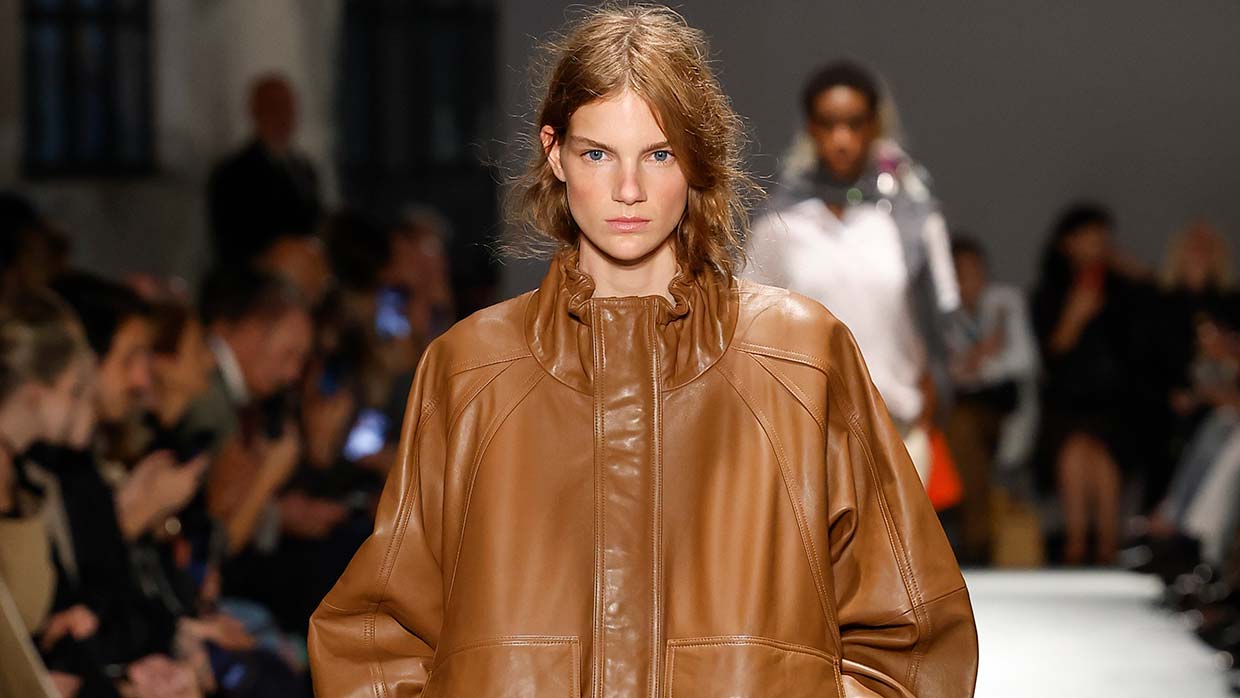 Jassen en jacks met een trechterkraag: van niche naar mainstream. Photo courtesy of N21 SS 2026