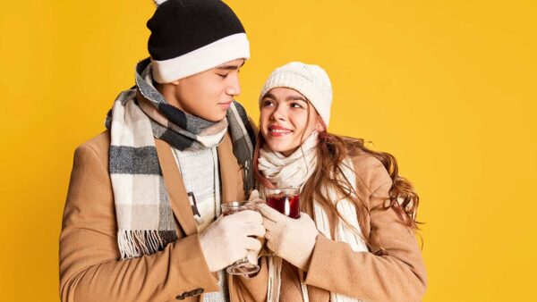 Dit zijn de must-have winterjassen voor haar en hem in winter 2026