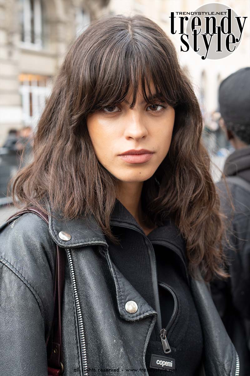 Halflange kapsels met pony voor 2026. Lob kapsels en shags. Foto ADVERSUS