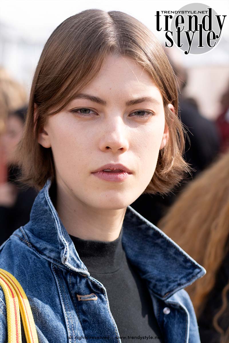 Halflange kapsels: er is méér dan shagkapsels en strakke boblijnen. Foto Adversus