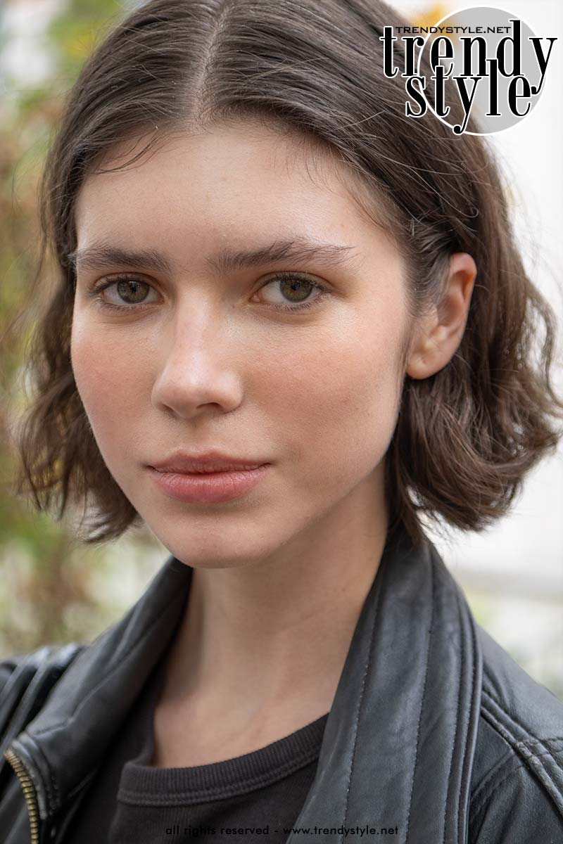 Halflange kapsels: er is méér dan shagkapsels en strakke boblijnen. Foto Charlotte Mesman