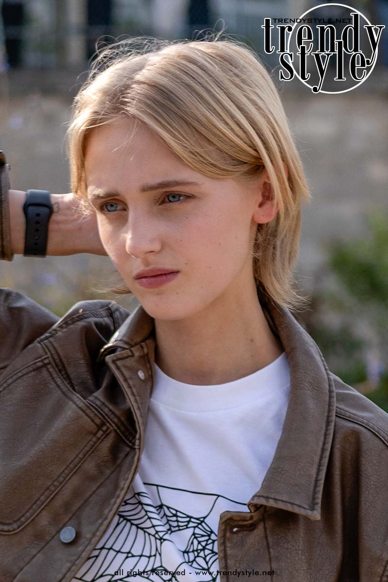 Halflange kapsels: er is méér dan shagkapsels en strakke boblijnen. Foto Adversus