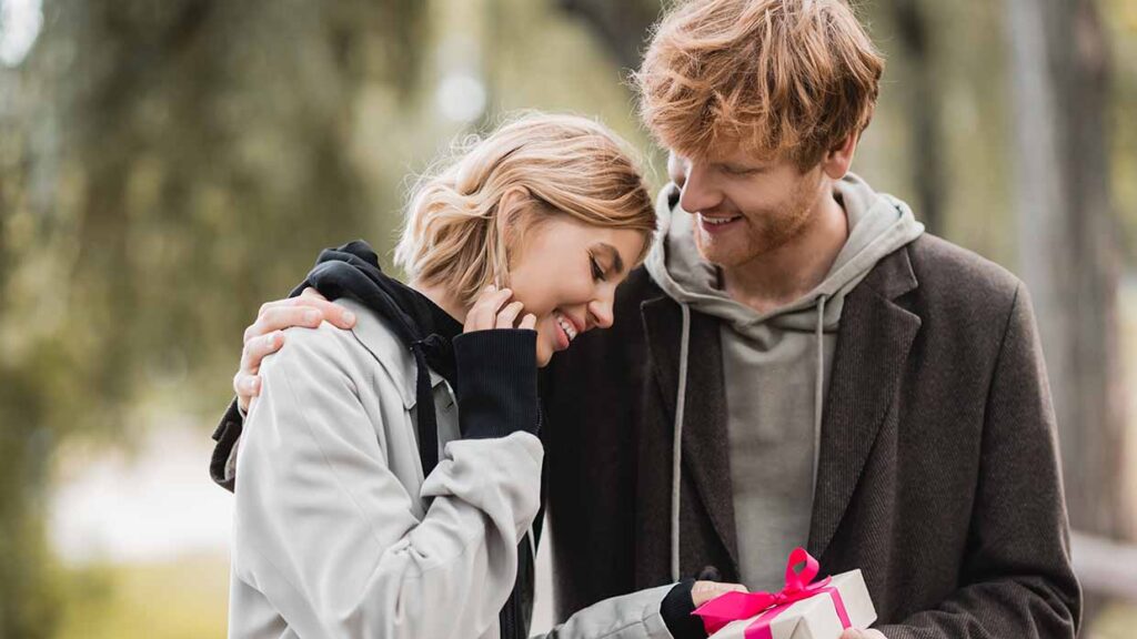 Hoe gedraag jij je in de liefde? Ontdek je hechtingsstijl en relatiepatroon