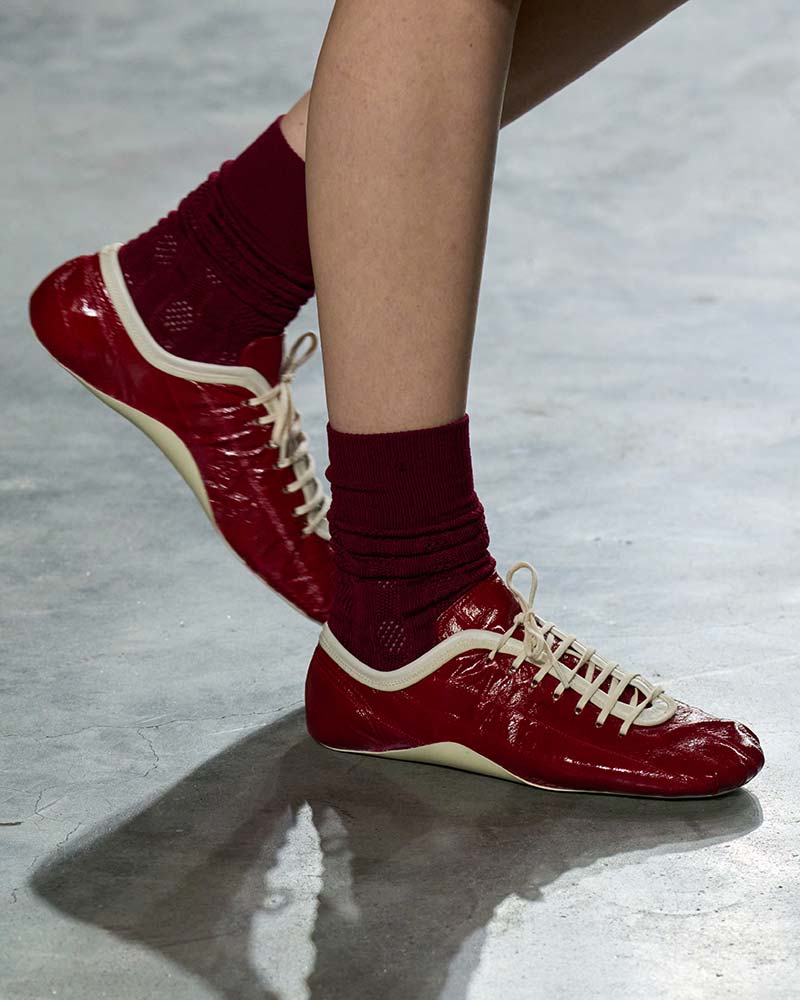 Dit zijn opvallende schoenentrends voor lente zomer 2026. Photo courtesy of Dries Van Noten