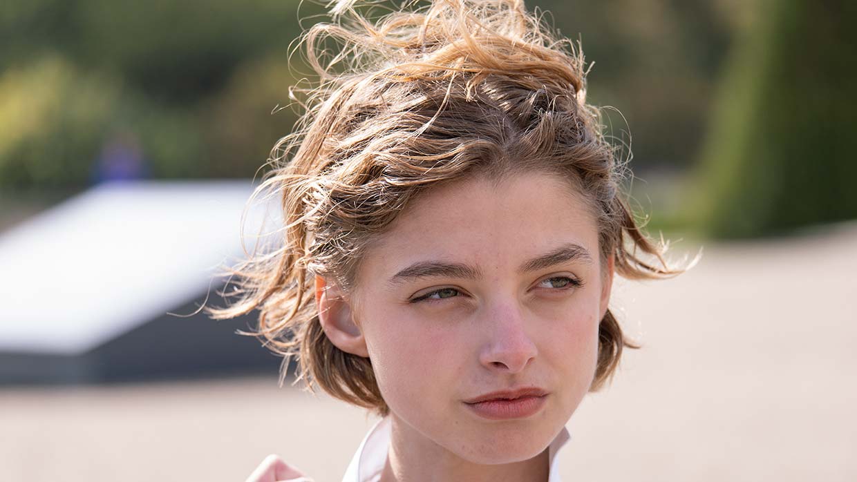 Krullend haar? Update je look met een curly bob met doorleefde textuur. Foto Charlotte Mesman