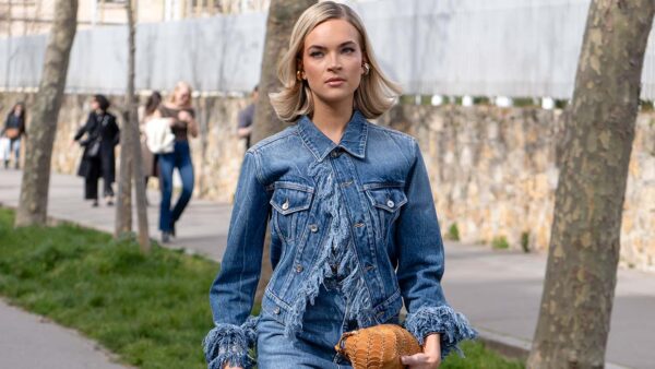 Ook in de modetrends voor lente/zomer 2026 is total denim te vinden. Foto Charlotte Mesman