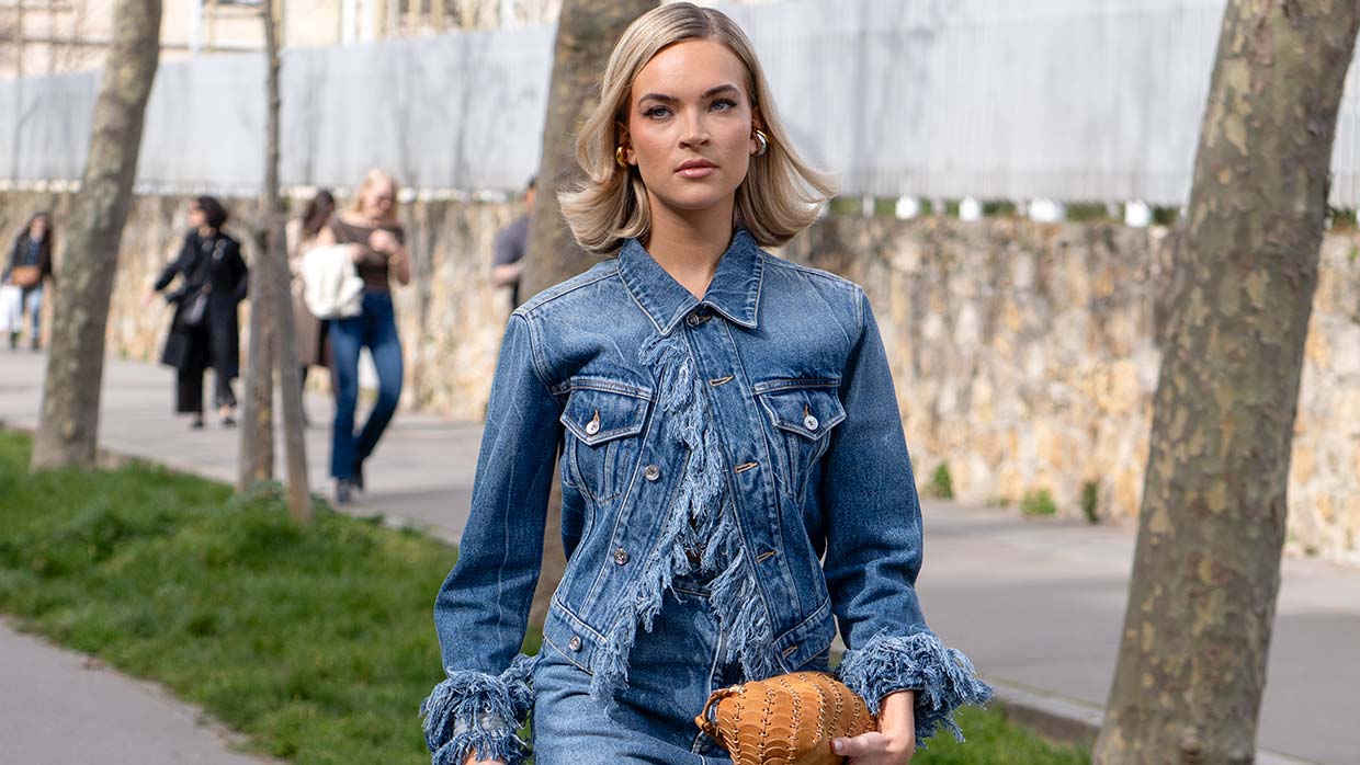 Ook in de modetrends voor lente zomer 2026 is total denim te vinden. Foto Charlotte Mesman