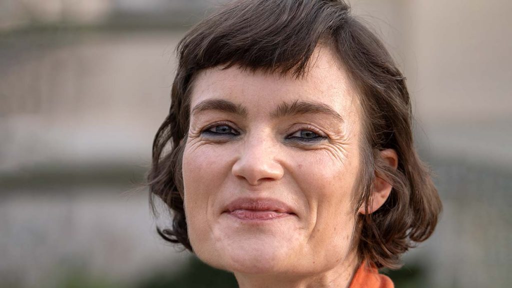 French bobkapsel met micropony tijdens Fashion Week 2026. Foto Charlotte Mesman