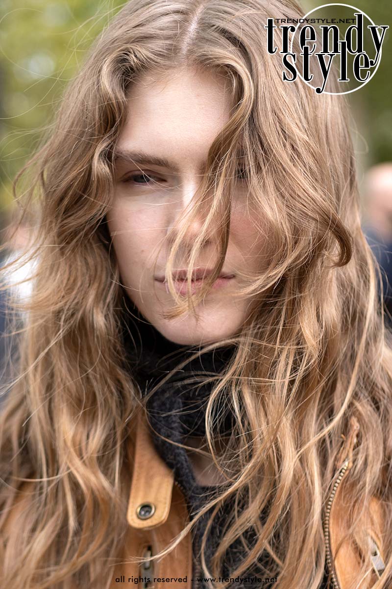 Beachy waves in de haartrends van 2026. Foto Charlotte Mesman