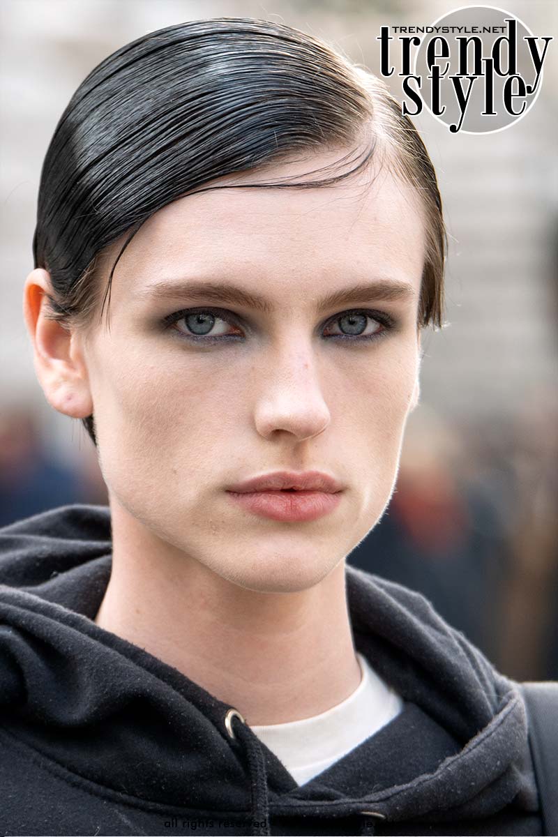 De comeback van make-up voor herfst winter 2026. Smokey eyes bij Hermès. Foto Charlotte Mesman