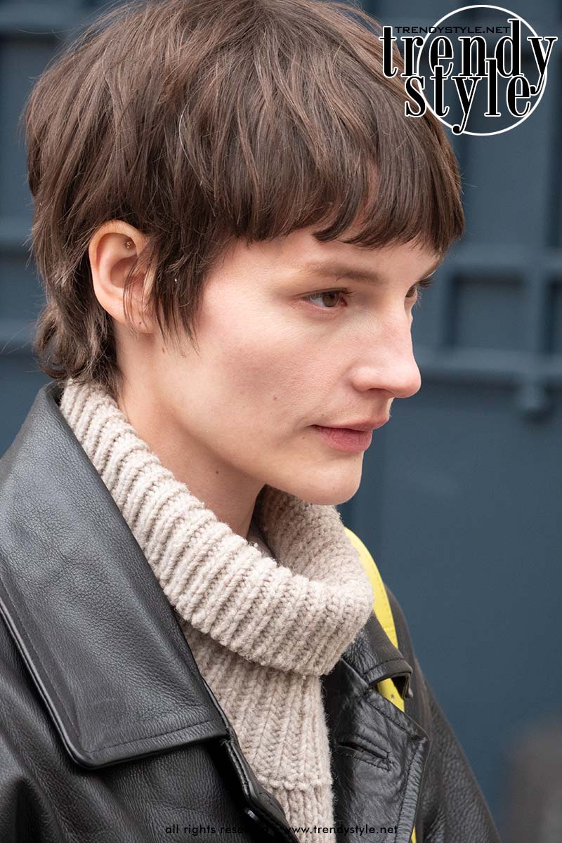 De klassieke strakke pixie met rechte pony. Foto Charlotte Mesman