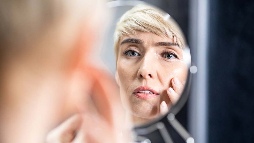 Stress heeft (ook) invloed op je uiterlijk: van haaruitval tot rimpels