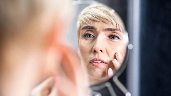 Stress heeft (ook) invloed op je uiterlijk: van haaruitval tot rimpels