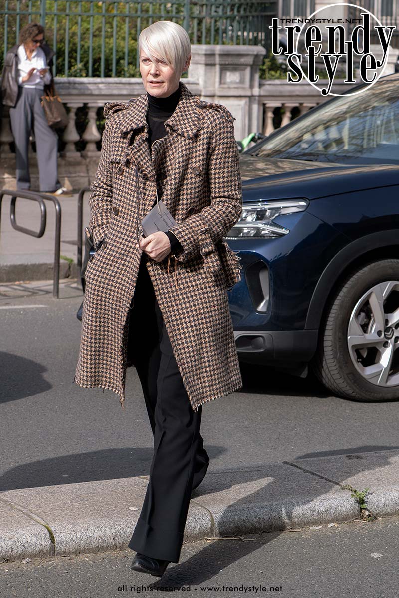 Update je lentelook van 2026 met ruiten, de ultieme modetrend. Op deze foto: Kate Lanphear. Foto Charlotte Mesman