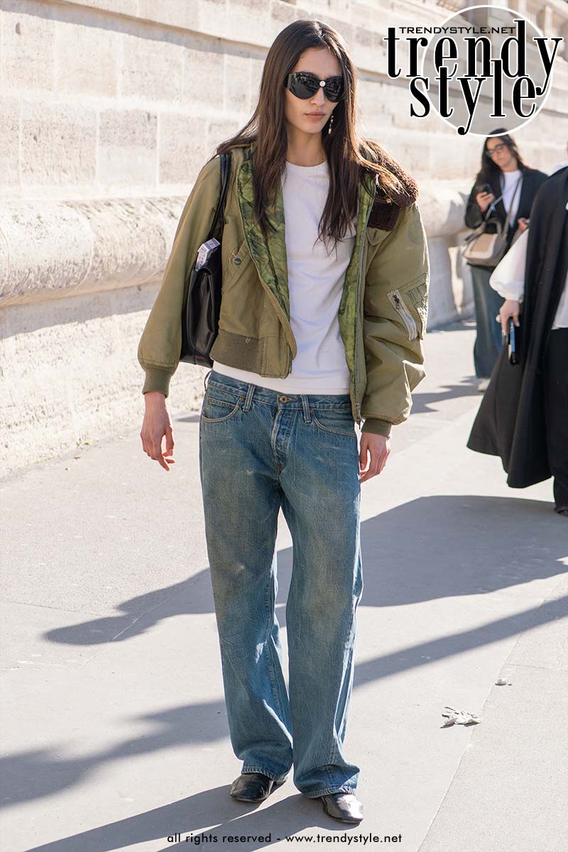 Low rise side leg jeans voor een casual look. Foto Charlotte Mesman