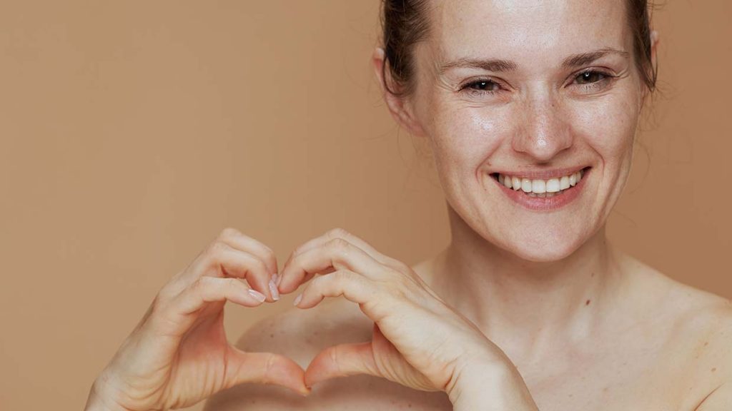 Anti-aging huidverzorging en de seizoenswisselingen: zo past je routine zich aan