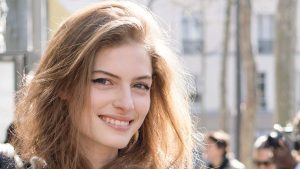 Voor deze make-up look voor winter 2026 heb je alleen eyeliner nodig. Foto Charlotte Mesman