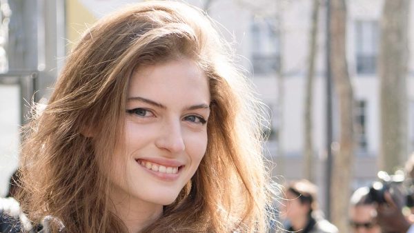 Voor deze make-up look voor winter 2026 heb je alleen eyeliner nodig. Foto Charlotte Mesman