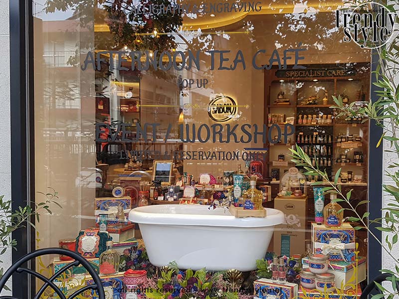 Cafés en boetieks langs de Meguro-rivier. Foto Charlotte Mesman
