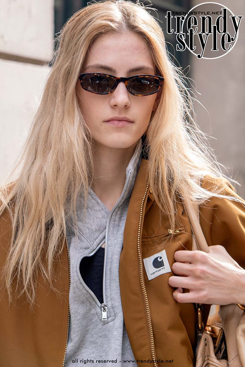 Lang haar met losse slag bij Celine in Parijs. Foto Charlotte Mesman