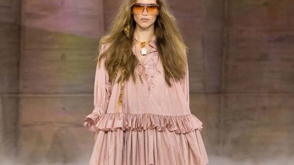 Romantische looks op de catwalk van Chloé voor herfst winter 2026 2027. Photo courtesy of Chloé