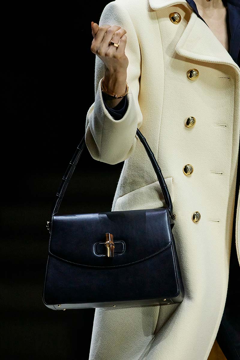 Een moderne interpretatie van de Bamboo bag van Gucci. Photo courtesy of Gucci